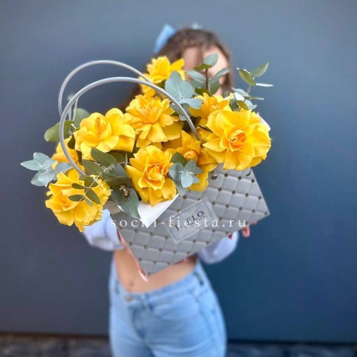 Сумочка с розами "Эдель" в Таганроге