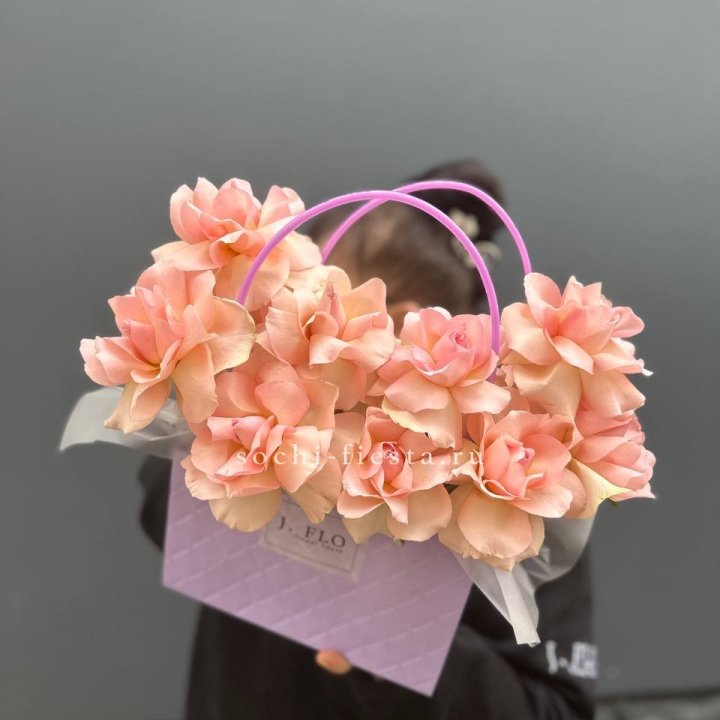 Сумочка с розами "Кети" в Таганроге