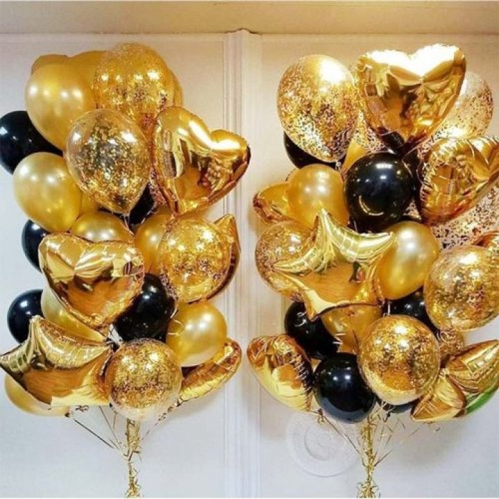 Фонтан шаров "Чёрное золото" в Таганроге