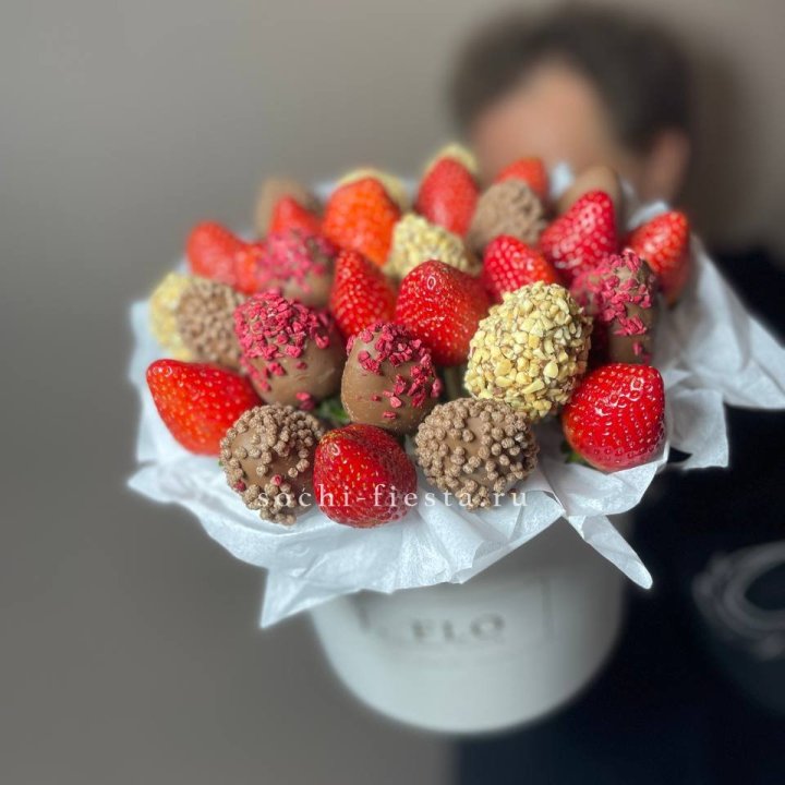 Клубника в боксе 30 ягод в Таганроге