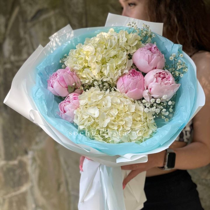 Букет с пионами "Блюсом" в Таганроге