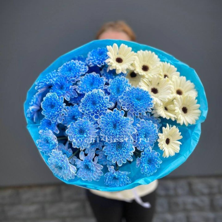 Букет хризантем и гербер в Таганроге