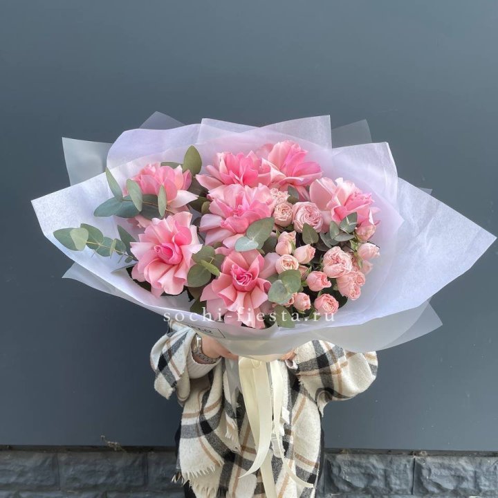 Букет французских и пионовидных роз  в Таганроге