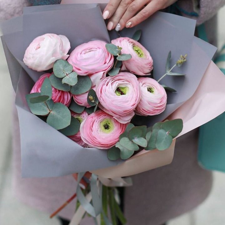 Ранункулюсы с эвкалиптом №1 в Таганроге