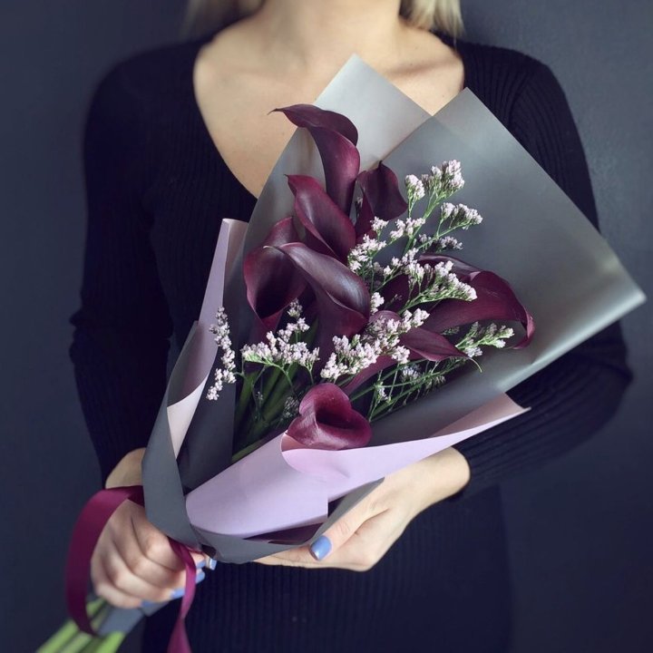 Букет фиолетовых калл в Таганроге