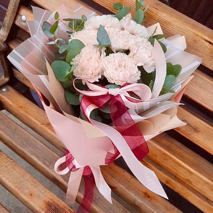 Диантусы с эвкалиптом в Таганроге