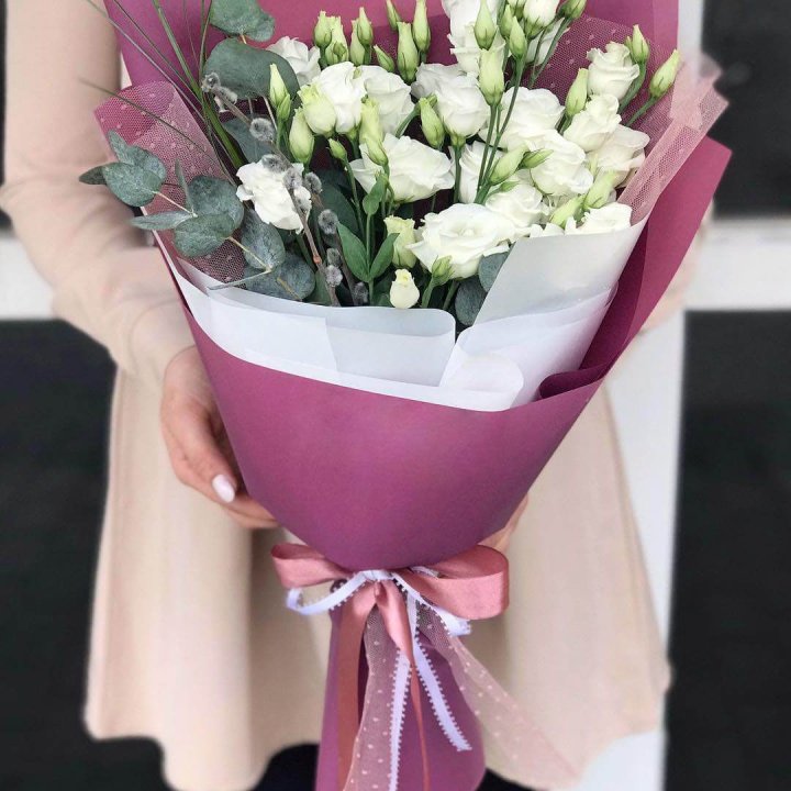 Эустомы с эвкалиптом в Таганроге