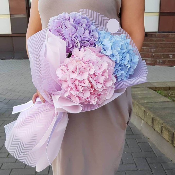 Букет гортензий "Пуф" в Таганроге