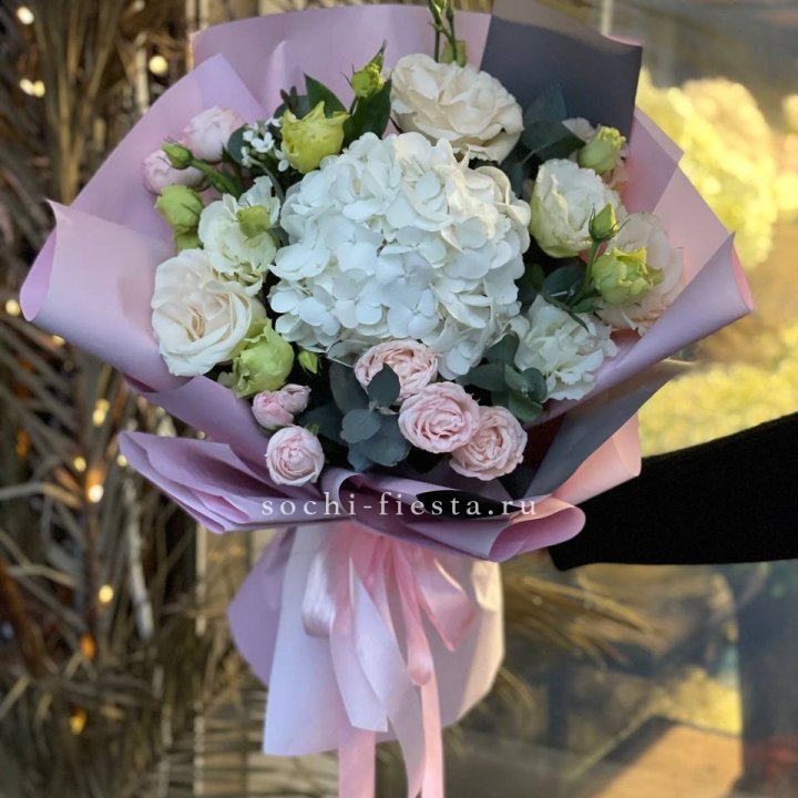 Букет с гортензией №3 в Таганроге