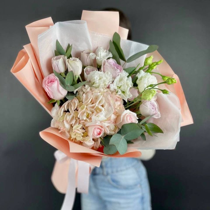 Букет с гортензией "Клодс" в Таганроге