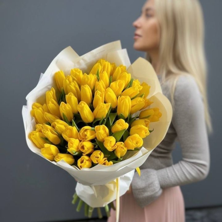 51 желтый тюльпан в Таганроге