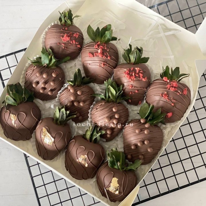 Клубника в шоколаде 12 ягод в Таганроге