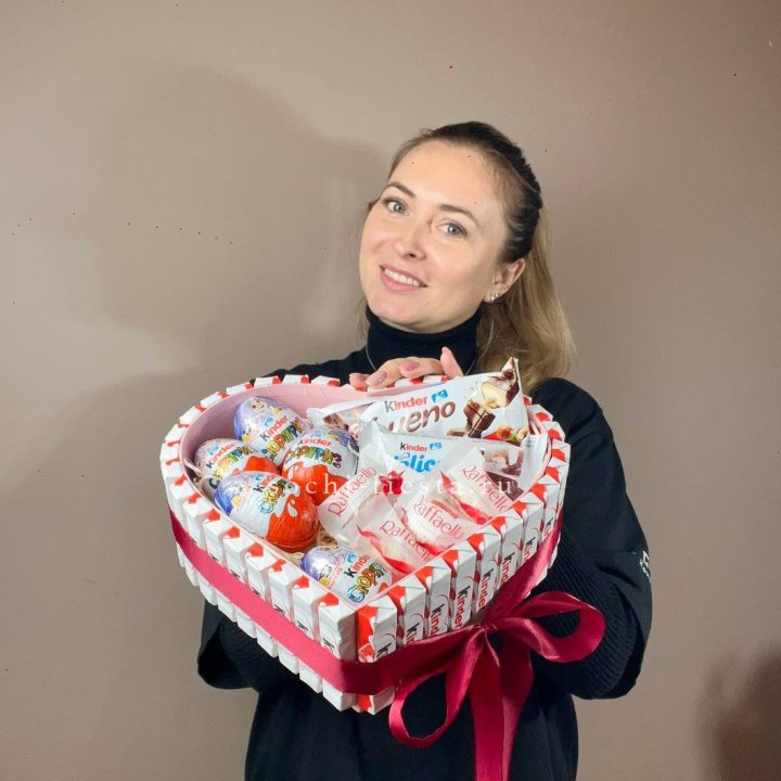 Подарочный набор сердце с Киндерами в Таганроге