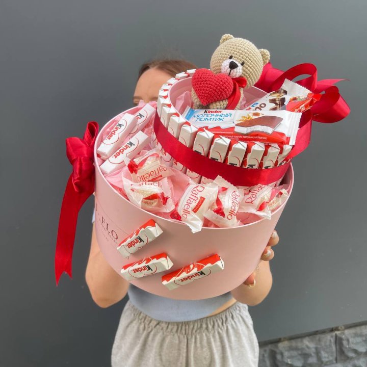 Бокс киндерами и раффаэлло 2 в Таганроге