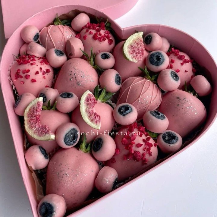 Клубника в шоколаде Сердце в Таганроге