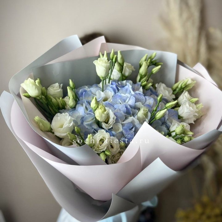 Букет с гортензией "Адель" в Таганроге