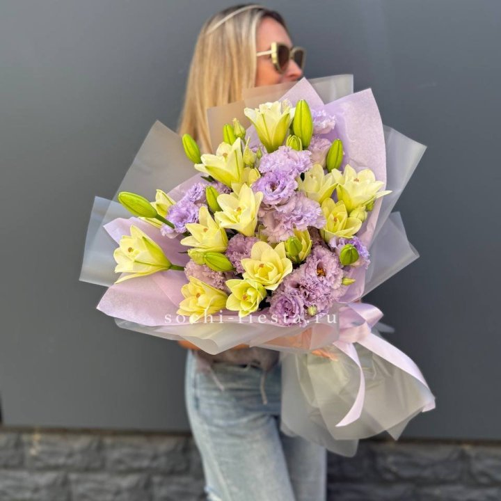  Букет лилий и эустом в Таганроге