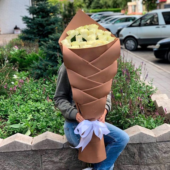 Голландские розы белые "Рыбка" в Таганроге