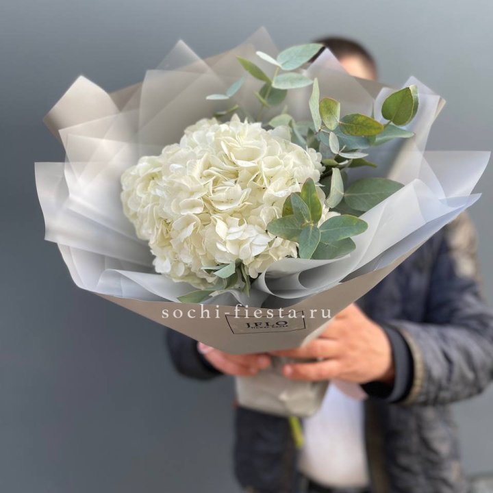  Букет  из белой гортензии в Таганроге