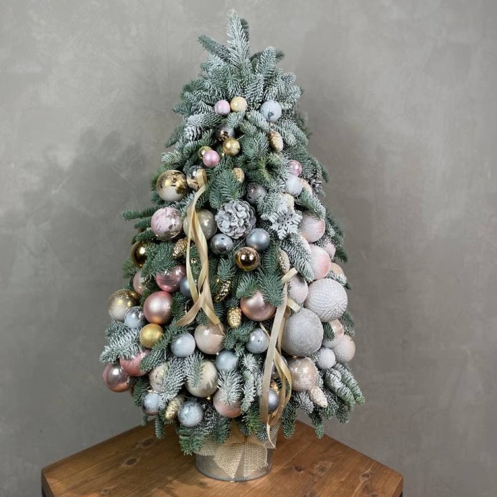 Новогодняя ёлка из веток датского нобилиса в Таганроге