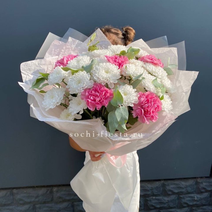  Букет  хризантем и диантусов "Воздушный" в Таганроге