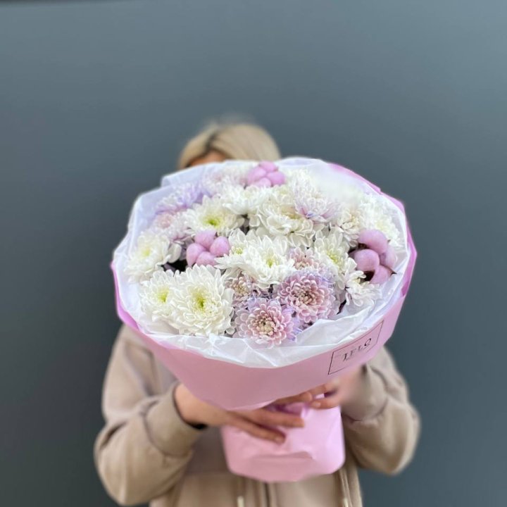 7 нежных хризантем в Таганроге