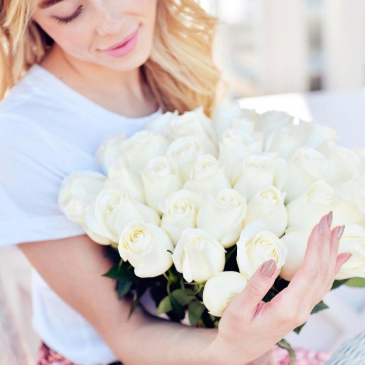 Букет высоких роз "Облака" в Таганроге