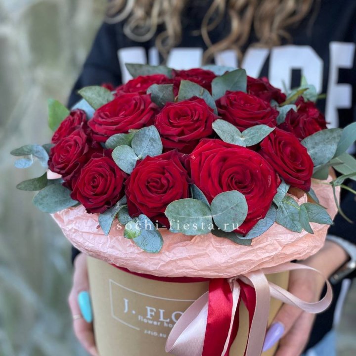 21 Красная роза в боксе №1 в Таганроге