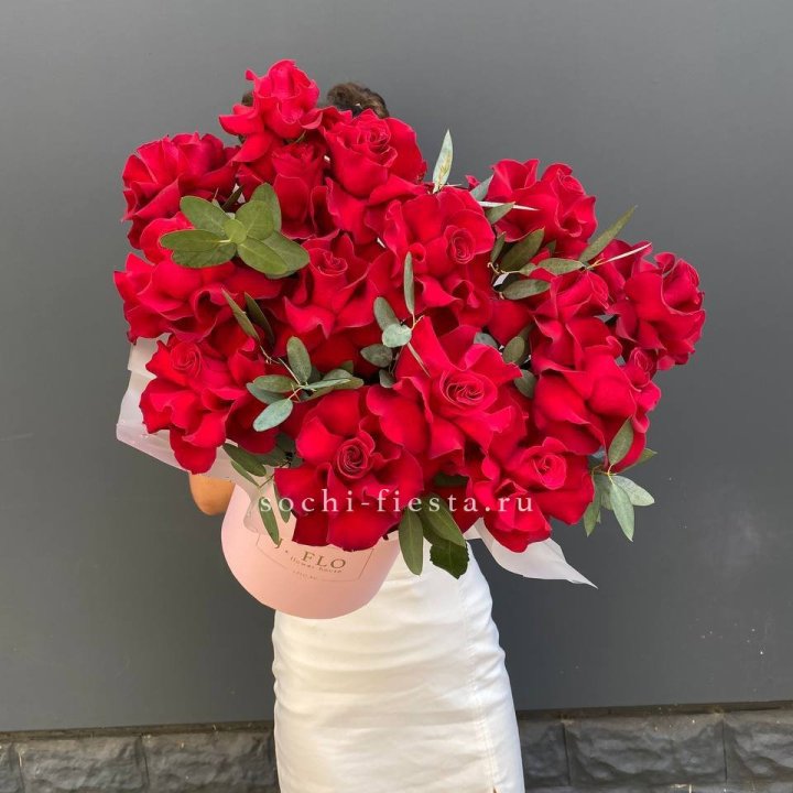 Бокс из 17 французских роз в Таганроге