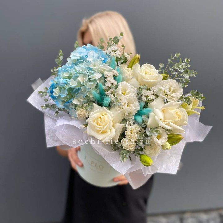 Цилиндр в голубых оттенках №1 в Таганроге