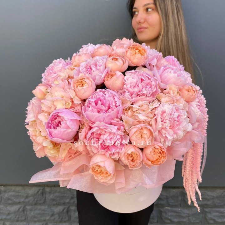 Коробка с пионами "Дабл фловер" в Таганроге