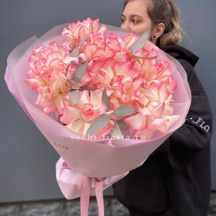 9 французских роз Джумилия в Таганроге