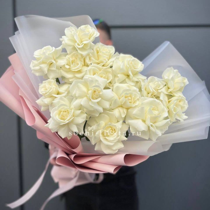 Букет из 15 французских роз Вайт дрим в Таганроге