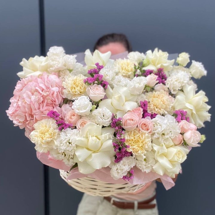 Корзина "Воздушная нежность" в Таганроге