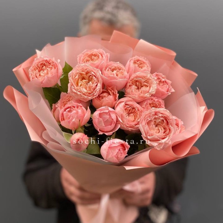 Букет комплимент из кустовых роз Джульетта в Таганроге