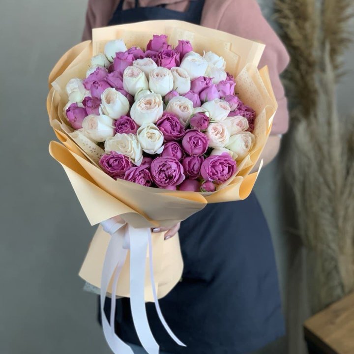 Букет кустовых роз Джулиана в Таганроге