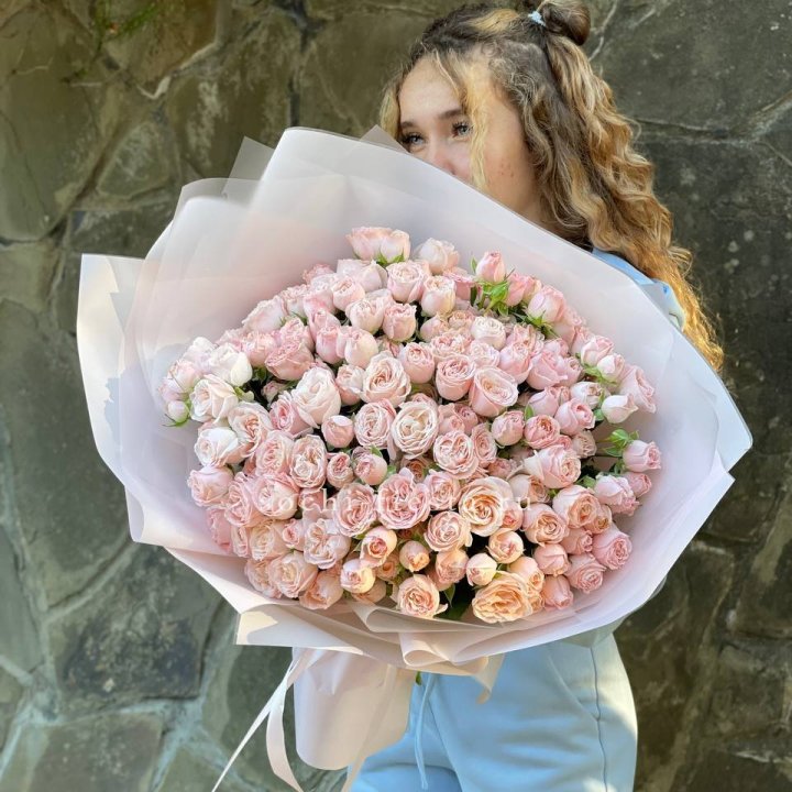 45 роза бомбастик Крем в Таганроге