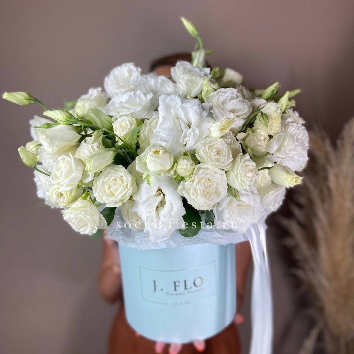 Бокс кустовых роз и эустомы  в Таганроге