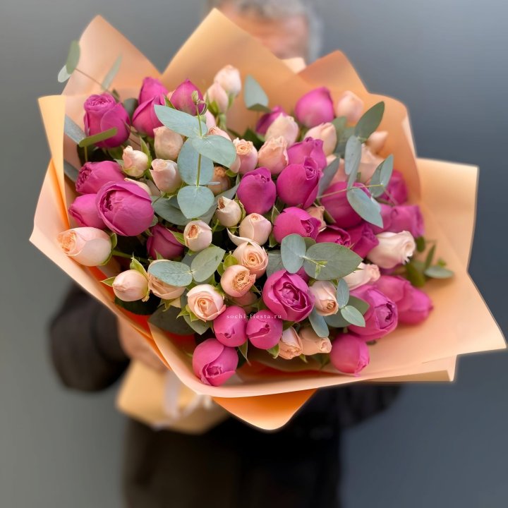 Букет кустовых роз Тендернес в Таганроге