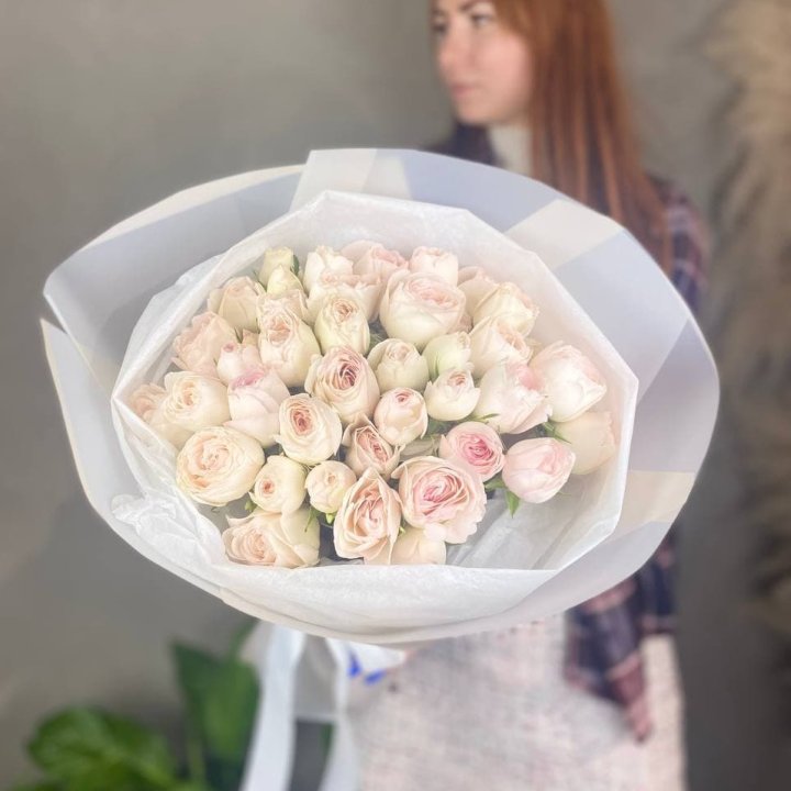 Букет кустовых роз в Таганроге