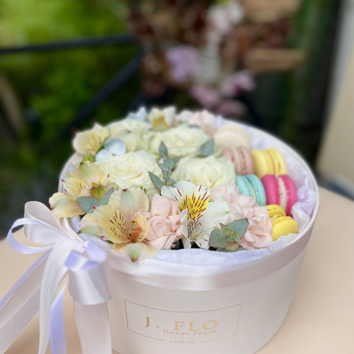 Цветочный бокс "Ника" в Таганроге