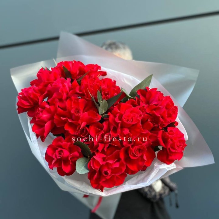 21 Красная французская роза в Таганроге