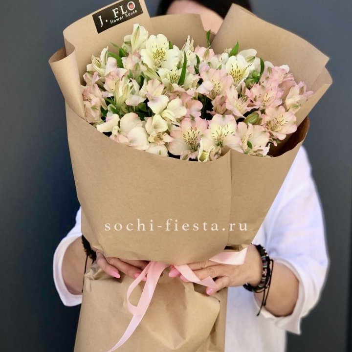 17  альстромерий в крафте в Таганроге