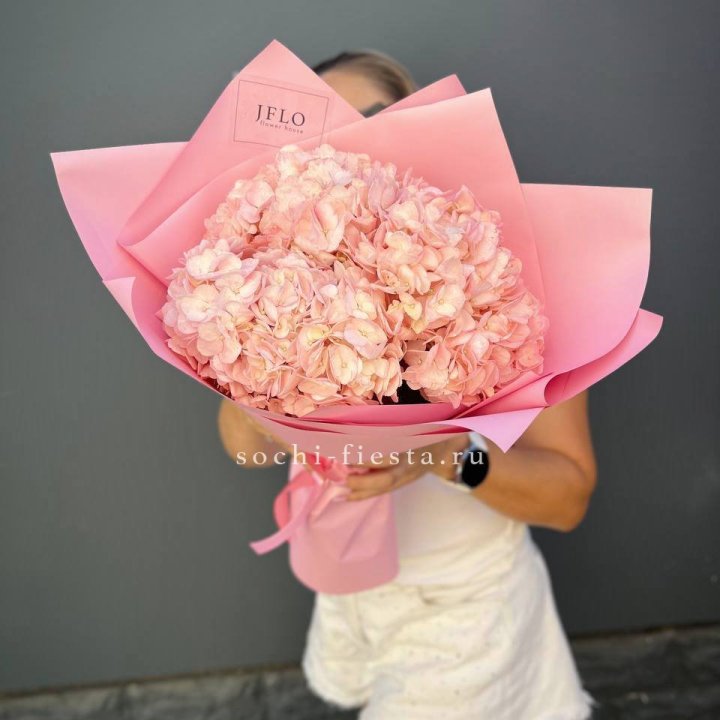 Букет гортензий "Крем" в Таганроге