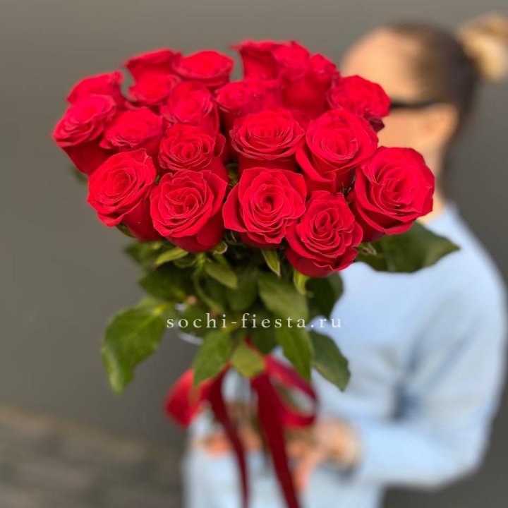 19 красных роз в Таганроге