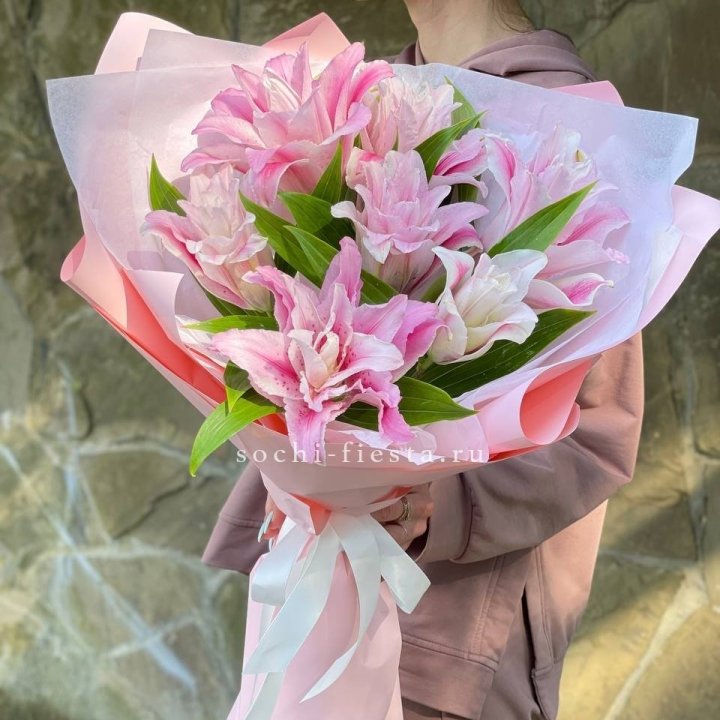 Букет пионовидных лилий №2 в Таганроге