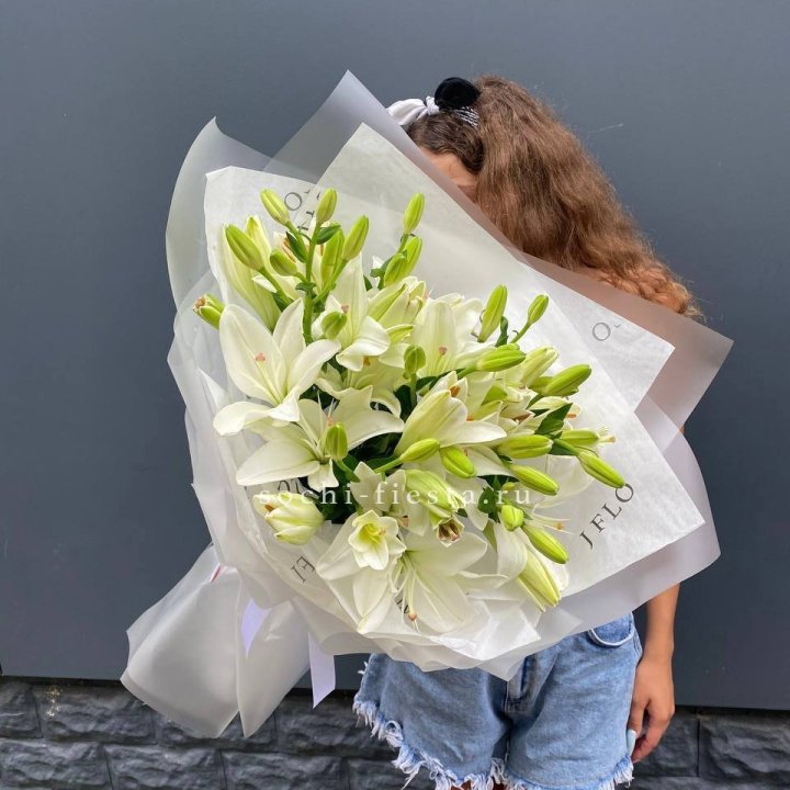 Букет  лилий "Воздушный"  в Таганроге