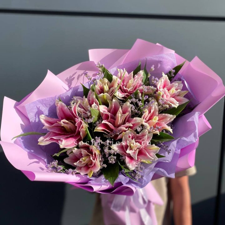 Букет пионовидных лилий №4 в Таганроге