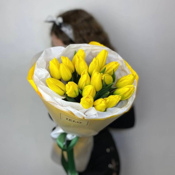  19 жёлтых тюльпанов в Таганроге