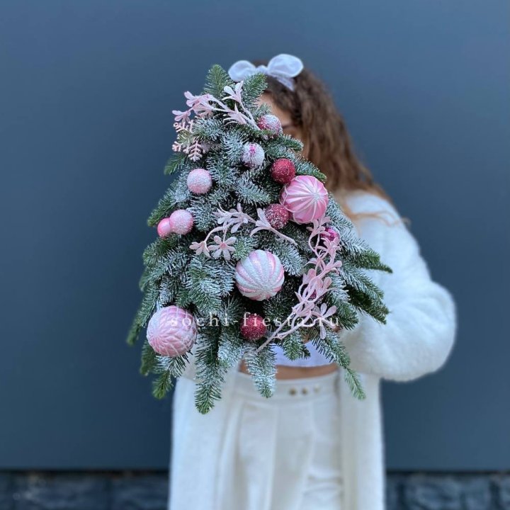 Новогодняя елочка "Розе" в Таганроге